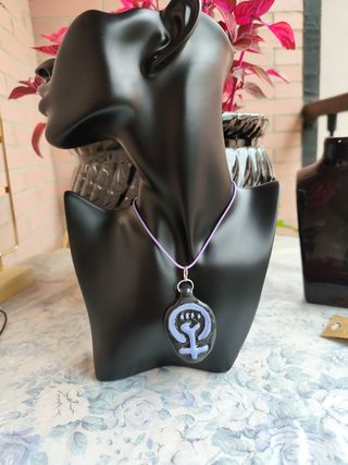 Collar feminista | símbolo mujer