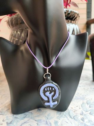 Collar feminista | símbolo mujer