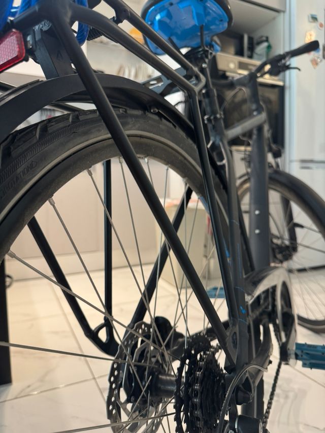 Bicicleta de trekking Cube Touring One