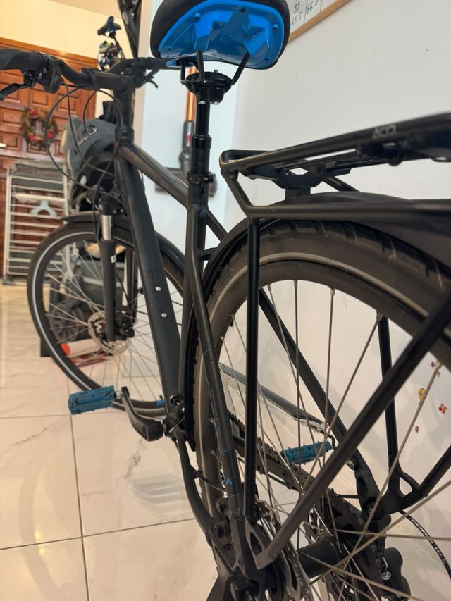 Bicicleta de trekking Cube Touring One