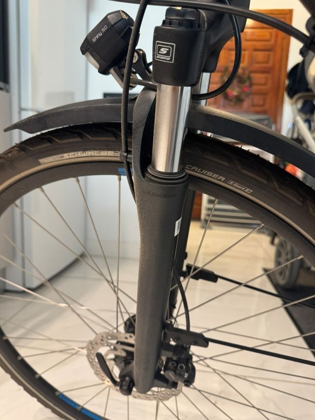 Bicicleta de trekking Cube Touring One