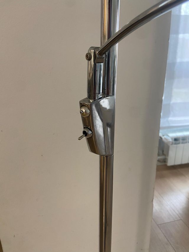 Lámpara de pie, luz regulable 