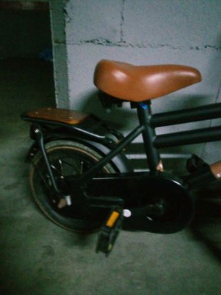 Bicicleta para niños con bonitas portamaletas