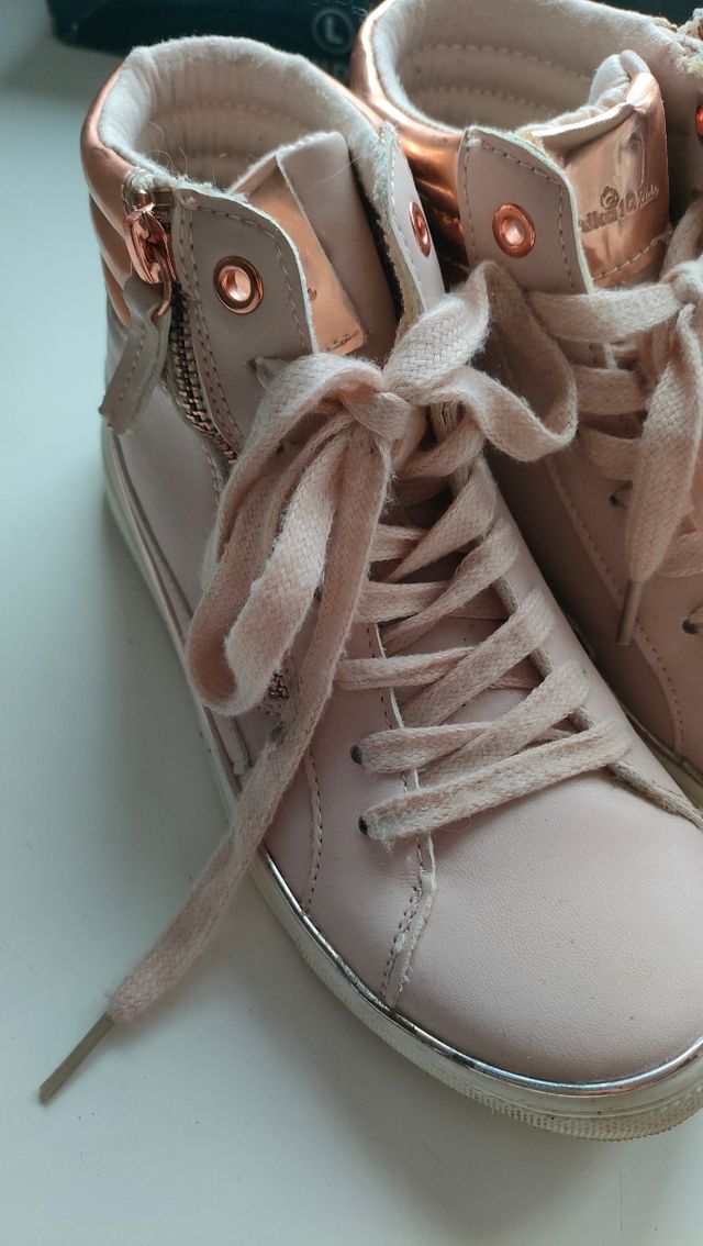 Botines deportivos rosa