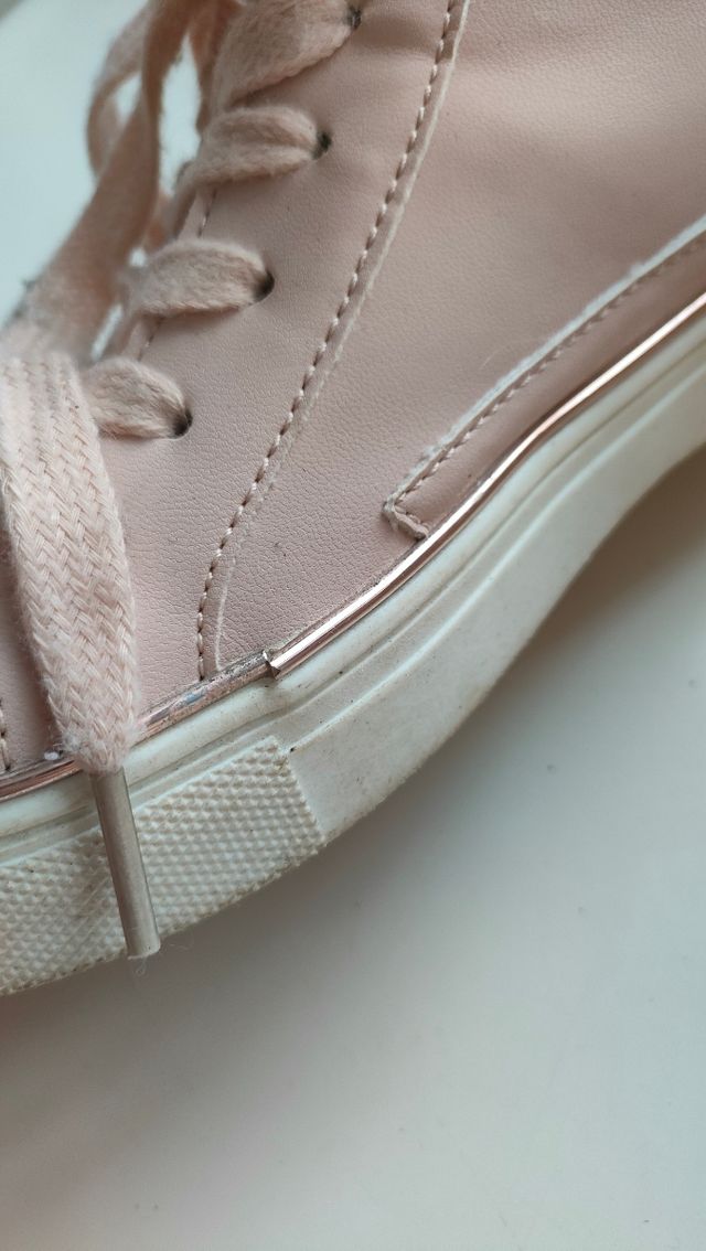 Botines deportivos rosa