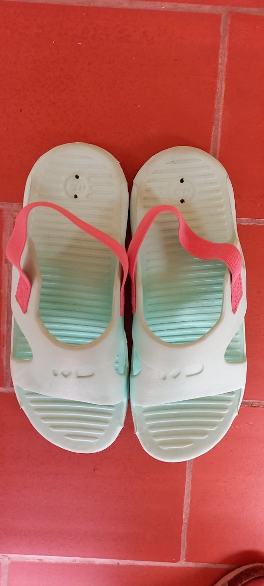 Chanclas piscina Decathlon nº 33-34