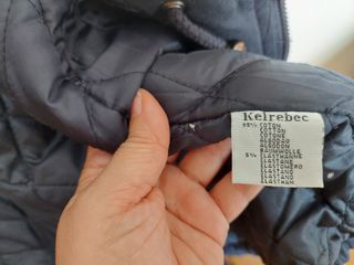 Parka azul marino. 