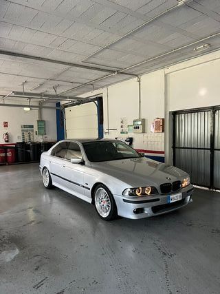 BMW e39 528i