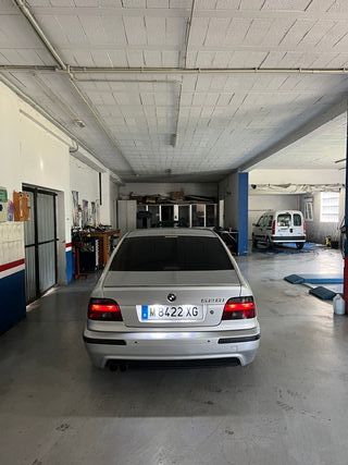 BMW e39 528i