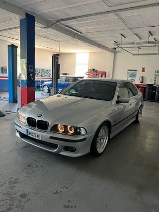 BMW e39 528i
