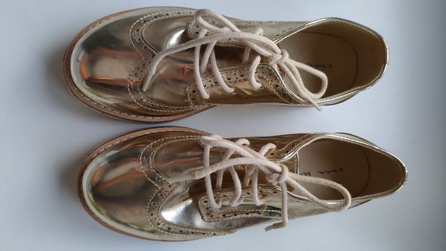 Zapatos Zara niña dorados