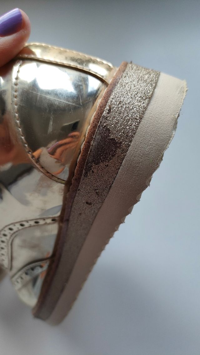 Zapatos Zara niña dorados