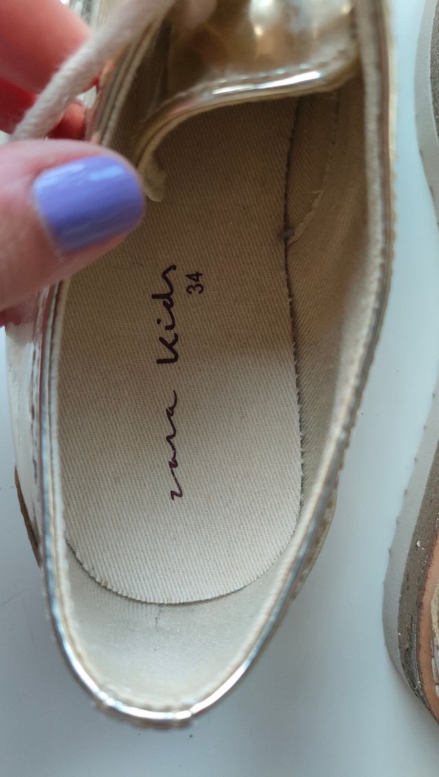 Zapatos Zara niña dorados