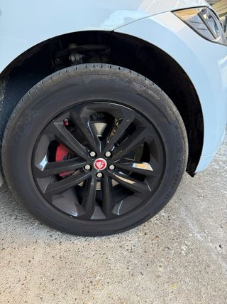 Jaguar F-Pace 2016