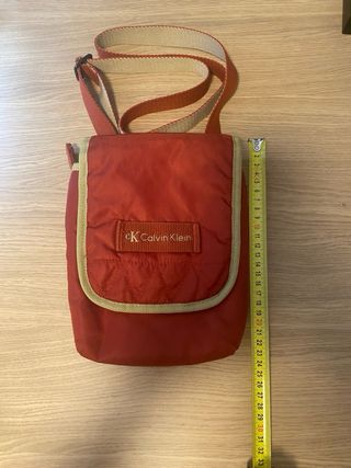 Bolso bandolera C. Klein. Está perfecto
