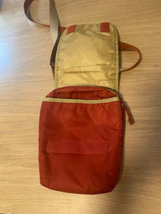 Bolso bandolera C. Klein. Está perfecto