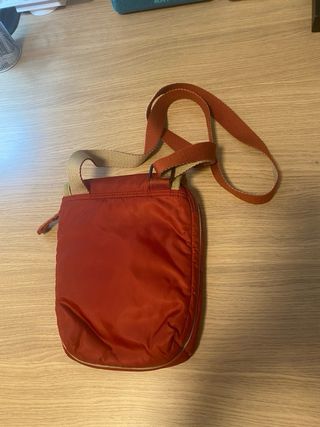 Bolso bandolera C. Klein. Está perfecto