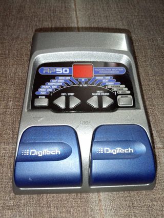Pedalera multiefectos Digitech RP50