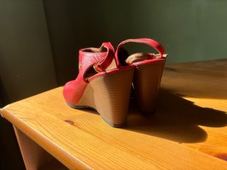 Zapatos cuña rojos Edgar de cuero