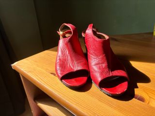 Zapatos cuña rojos Edgar de cuero