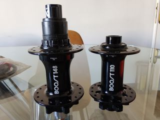 Mozzi Boost MTB 110/148 attacco freni 6 fori