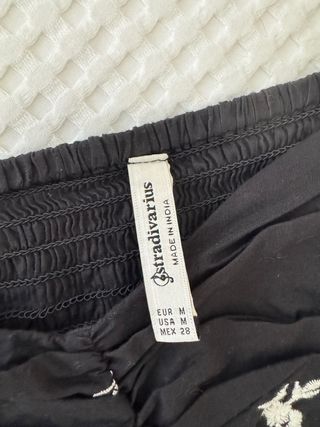 Blusa negra Stradivarius