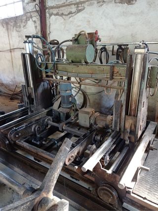 Línea de corte: Carro y sierra