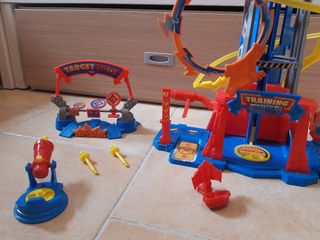 Torre entrenamiento SuperThings + regalo