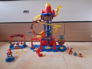 Torre entrenamiento SuperThings + regalo