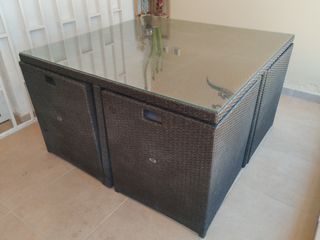 Mesa terraza + 4 butacas mimbre