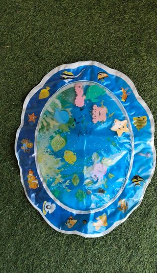 Alfombra acuática infantil