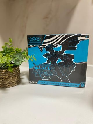 4x Pokémon Scarlatto Violetto Luce Nera