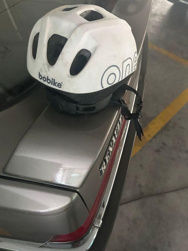 Casco bici. Bicicleta