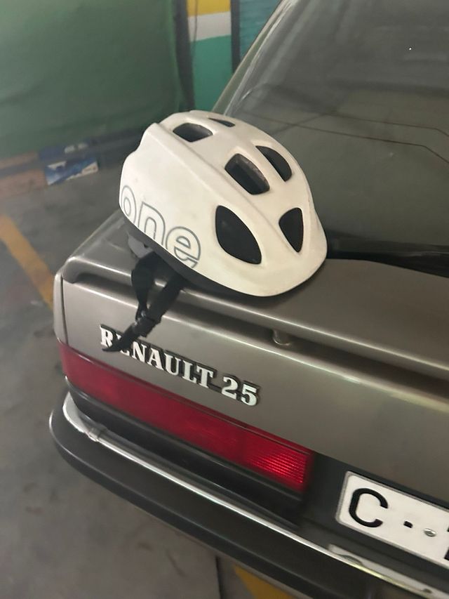 Casco bici. Bicicleta