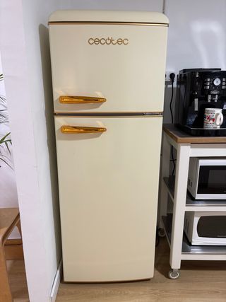 Nevera Cecotec Retro Crema