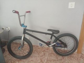 Bicicleta BMX street negra