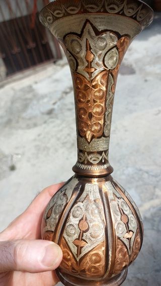 Anfora in rame decorata