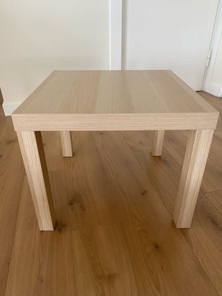 Mesa auxiliar madera clara