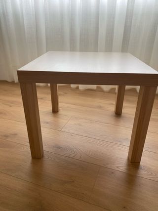 Mesa auxiliar madera clara