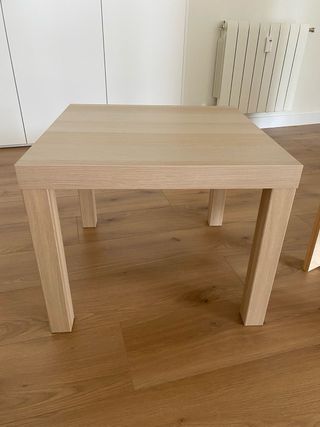 Mesa auxiliar madera clara