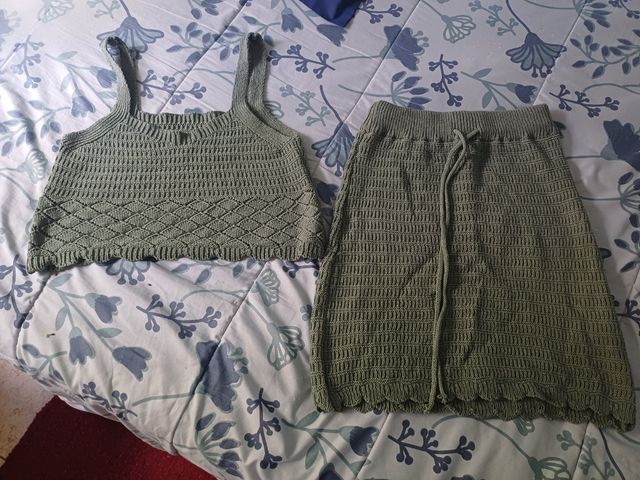Conjunto crochet verde oliva  a estrenar