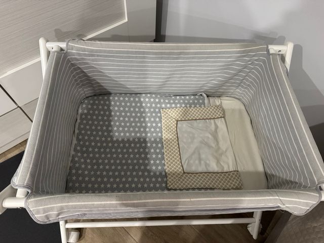 Minicuna estrellas grises