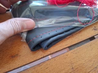 Rivestimento volante pelle cucito a mano