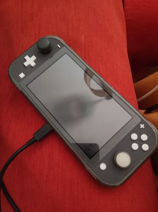 Nintendo Switch Lite Gris + Accesorios + FIFA 21
