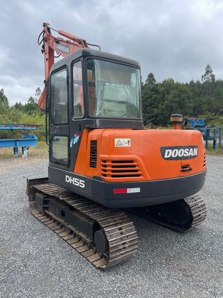 Miniexcavadora Doosan DH55 usada