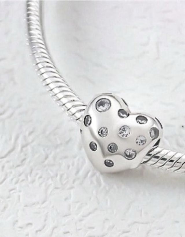 Charm Corazón con Brillantes