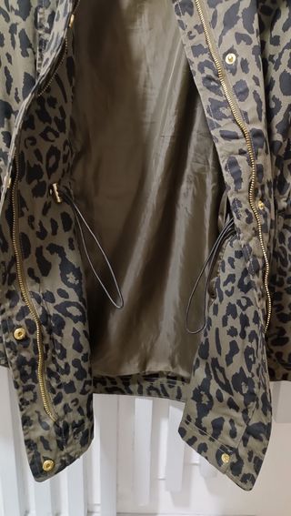 Chaqueta Elogy estampada negra y verde,  talla S