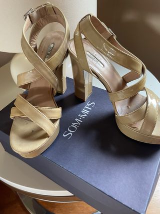 Sandalias SOM-MITS beige 36 charol