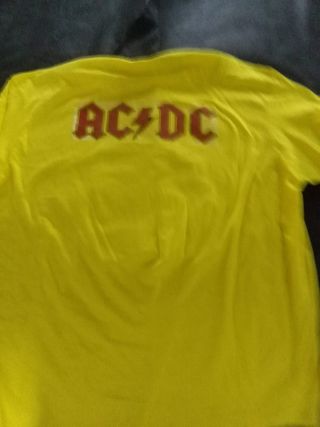 Camiseta AC/DC amarilla