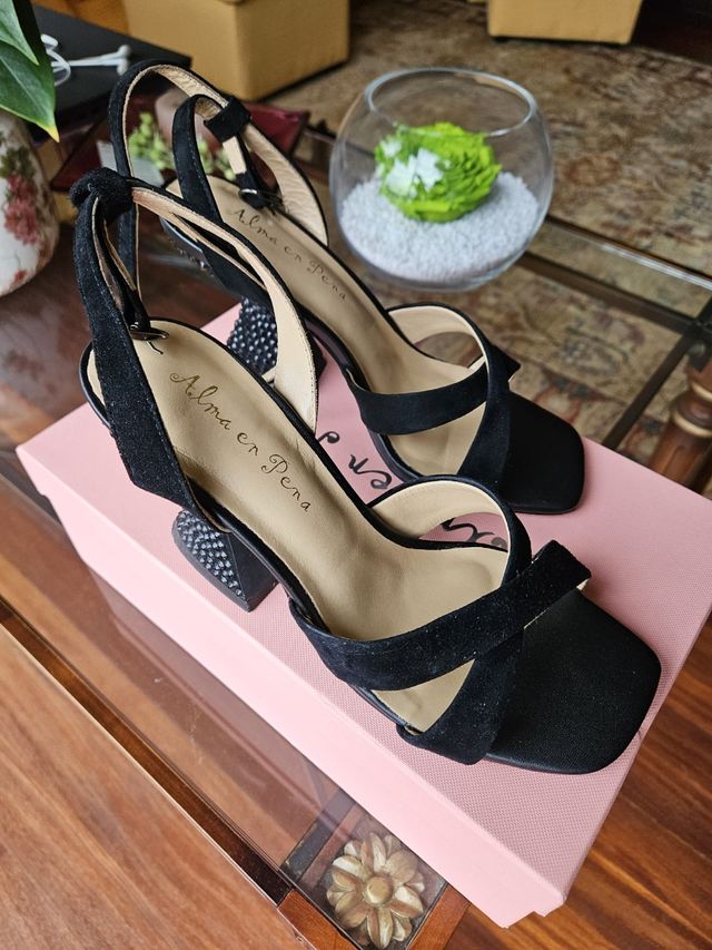 Sandalias Alma en Pena negras.